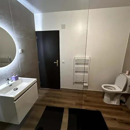 Modern App #2 Renovated Ground Floor 4pers